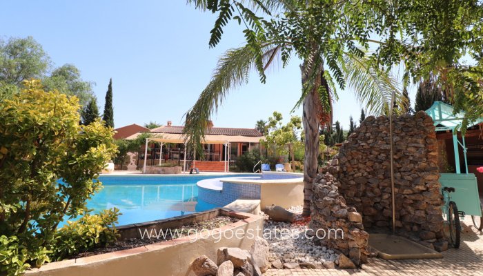 Te koop - Huis - Vrijstaande Villa - Catral - Catral Centro