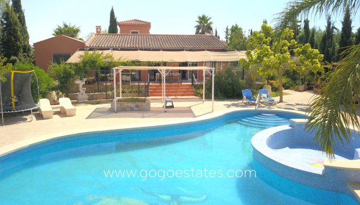 Te koop - Huis - Vrijstaande Villa - Catral - Catral Centro