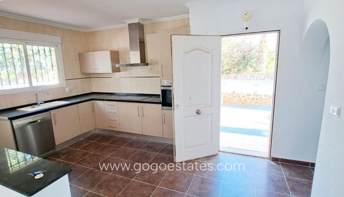 Te koop - Huis - Vrijstaande Villa - Catral - Catral Centro