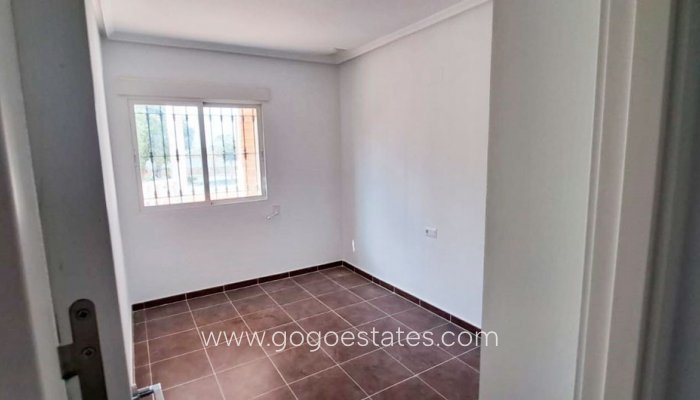 Te koop - Huis - Vrijstaande Villa - Catral - Catral Centro