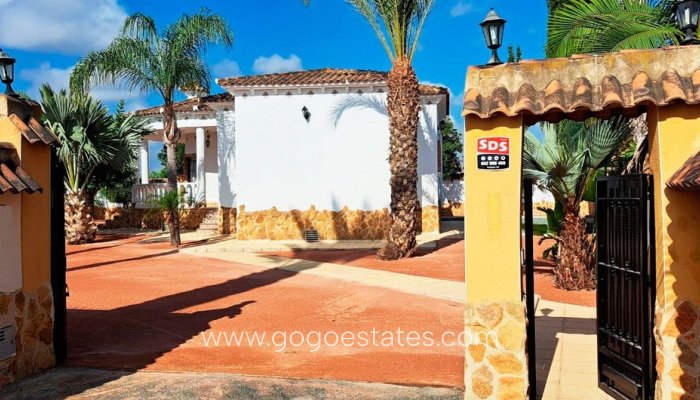 Te koop - Huis - Vrijstaande Villa - Catral - Catral Centro