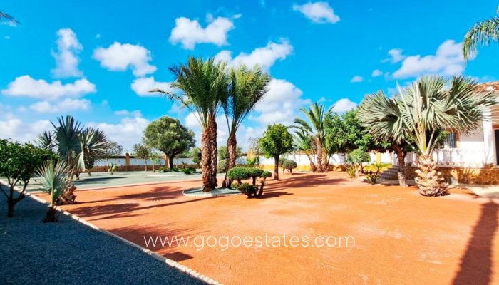 Te koop - Huis - Vrijstaande Villa - Catral - Catral Centro