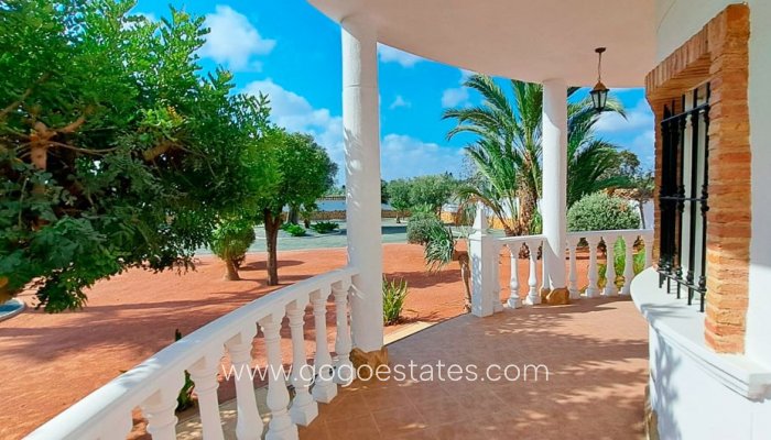 Te koop - Huis - Vrijstaande Villa - Catral - Catral Centro