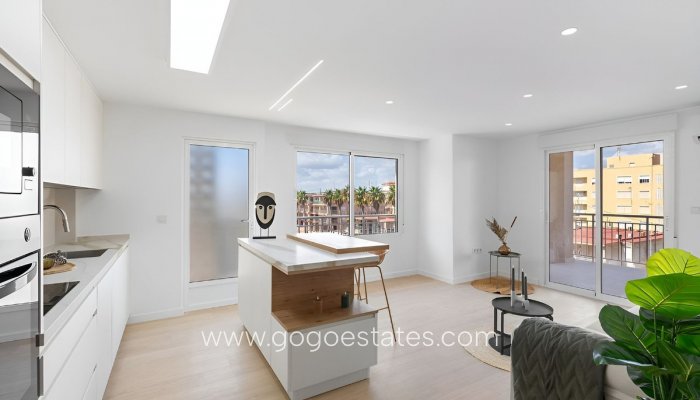 Te koop - Appartement - Appartement op de middelste verdieping - Torrevieja - Torrevieja Centro