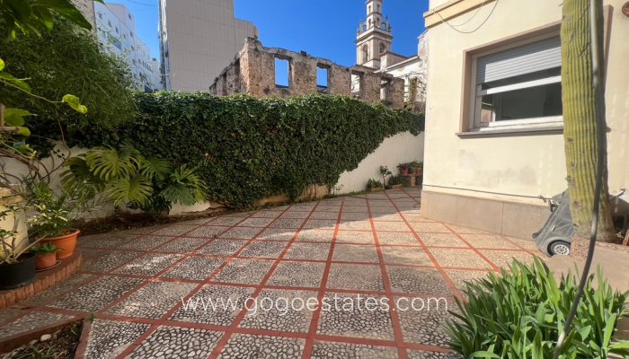 Te koop - Huis - Vrijstaande Villa - Dénia - Denia Centro