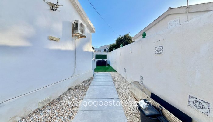 Te koop - Huis - Bungalow - Torrevieja - Torrevieja Centro