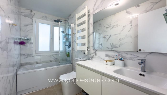 Te koop - Huis - Bungalow - La Nucía - La Nucia Centro