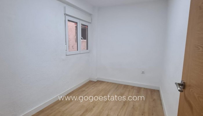 Te koop - Appartement - Appartement op de middelste verdieping - Alicante - Alicante Centro
