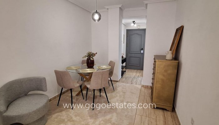 Te koop - Appartement - Appartement op de middelste verdieping - Torrevieja - Torrevieja Centro