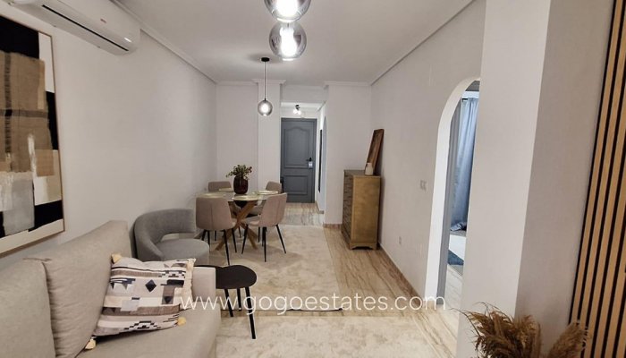 Te koop - Appartement - Appartement op de middelste verdieping - Torrevieja - Torrevieja Centro