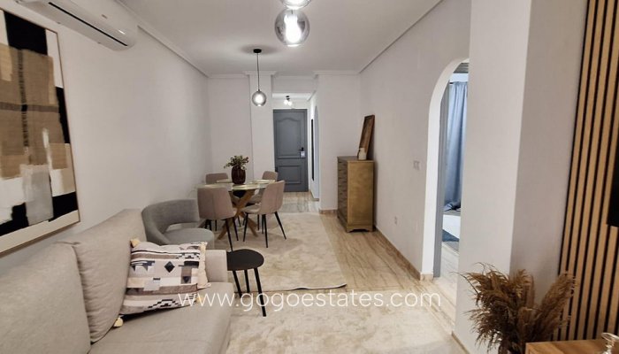 Te koop - Appartement - Appartement op de middelste verdieping - Torrevieja - Torrevieja Centro