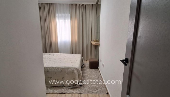 Te koop - Appartement - Appartement op de middelste verdieping - Torrevieja - Torrevieja Centro