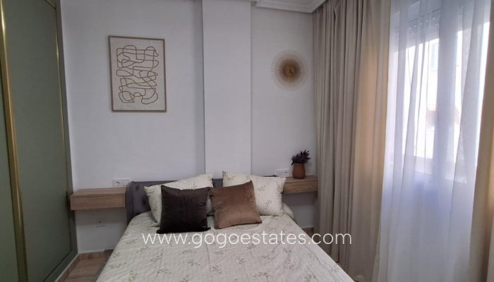 Te koop - Appartement - Appartement op de middelste verdieping - Torrevieja - Torrevieja Centro