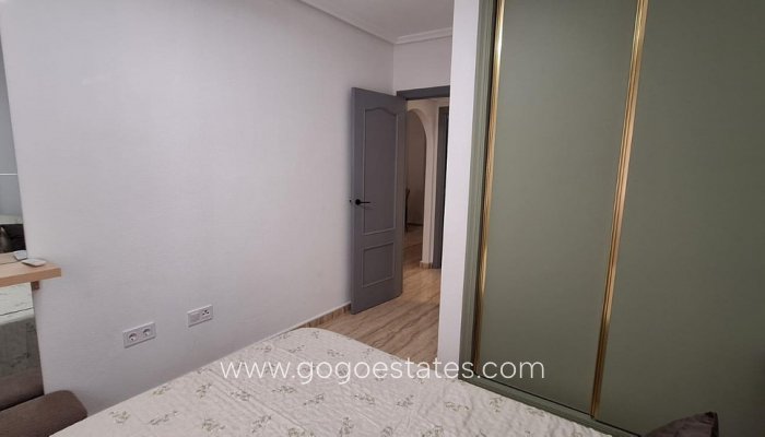 Te koop - Appartement - Appartement op de middelste verdieping - Torrevieja - Torrevieja Centro