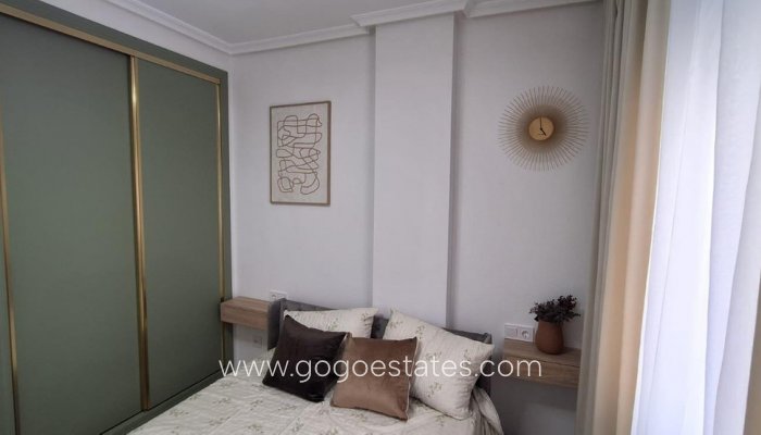 Te koop - Appartement - Appartement op de middelste verdieping - Torrevieja - Torrevieja Centro