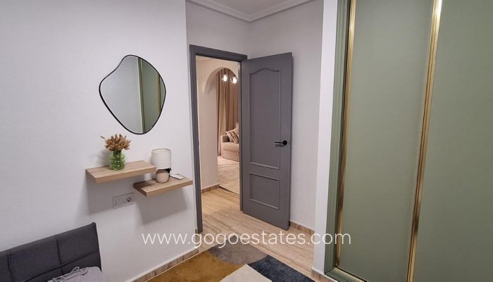 Te koop - Appartement - Appartement op de middelste verdieping - Torrevieja - Torrevieja Centro