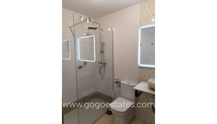 Te koop - Appartement - Appartement op de middelste verdieping - Torrevieja - Torrevieja Centro