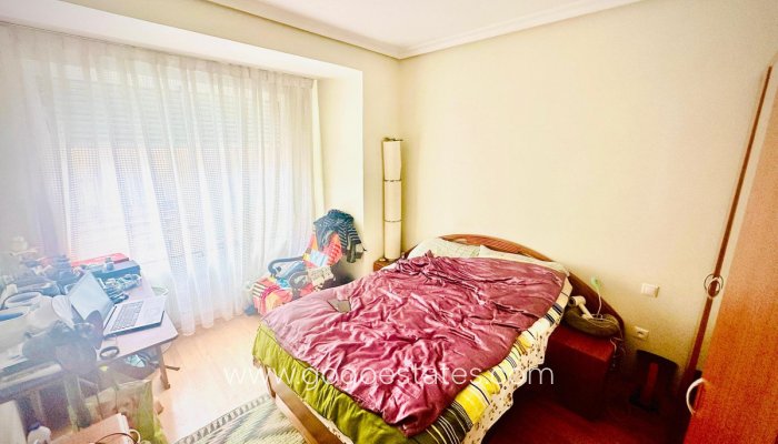 Te koop - Appartement - Appartement op de middelste verdieping - Alicante - Alicante Centro