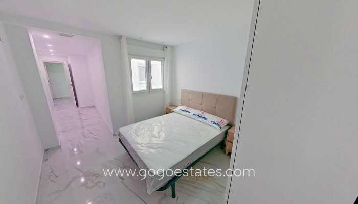 Te koop - Appartement - Appartement op de middelste verdieping - Torrevieja - Torrevieja Centro