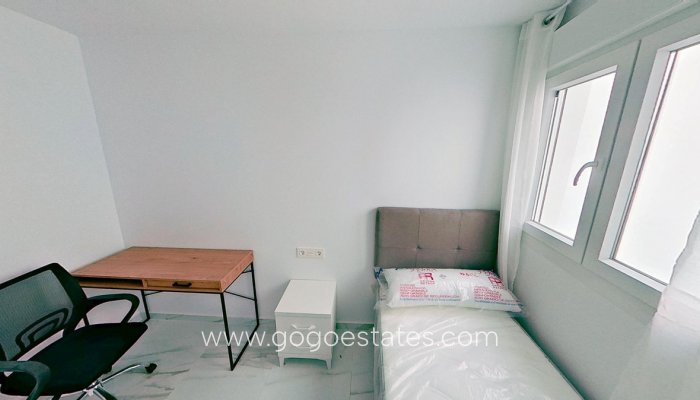 Te koop - Appartement - Appartement op de middelste verdieping - Torrevieja - Torrevieja Centro