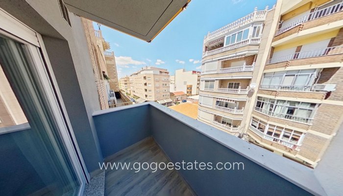 Te koop - Appartement - Appartement op de middelste verdieping - Torrevieja - Torrevieja Centro