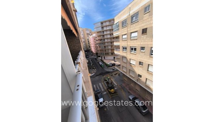 Te koop - Appartement - Appartement op de middelste verdieping - Torrevieja - Torrevieja Centro