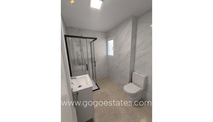 Te koop - Appartement - Appartement op de middelste verdieping - Torrevieja - Torrevieja Centro