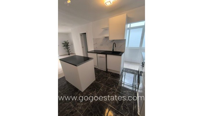 Te koop - Appartement - Appartement op de middelste verdieping - Torrevieja - Torrevieja Centro