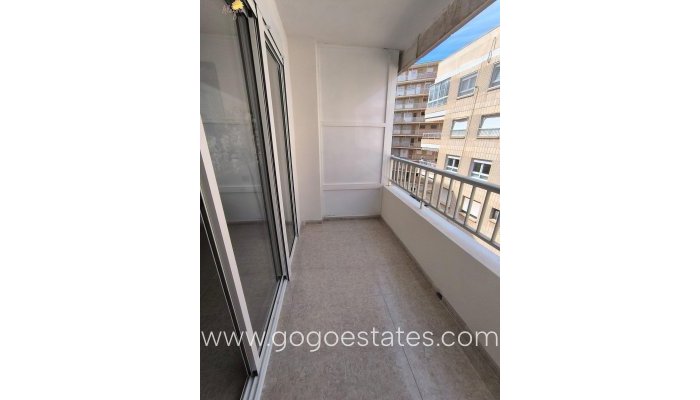 Te koop - Appartement - Appartement op de middelste verdieping - Torrevieja - Torrevieja Centro