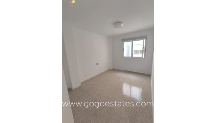 Te koop - Appartement - Appartement op de middelste verdieping - Torrevieja - Torrevieja Centro