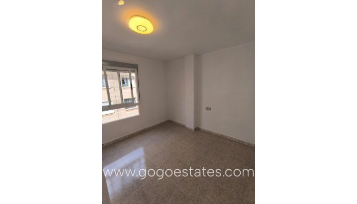 Te koop - Appartement - Appartement op de middelste verdieping - Torrevieja - Torrevieja Centro