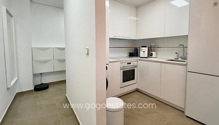 Te koop - Appartement - Appartement op de middelste verdieping - Torrevieja - Torrevieja Centro