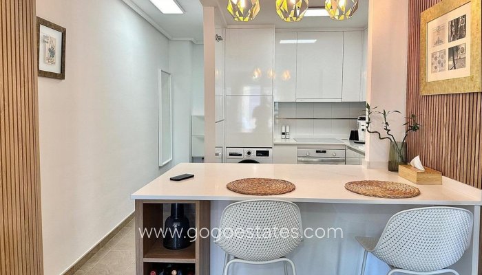 Te koop - Appartement - Appartement op de middelste verdieping - Torrevieja - Torrevieja Centro