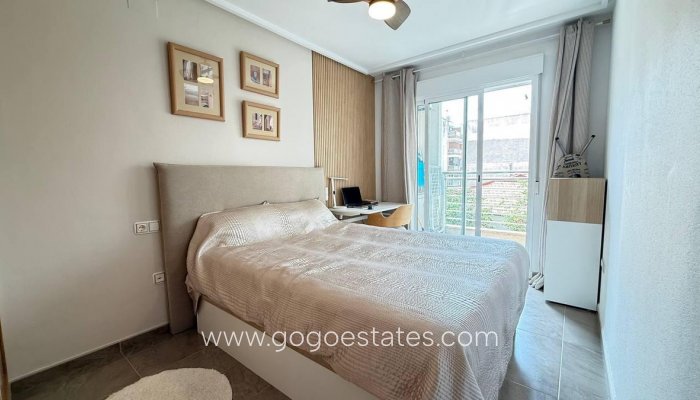 Te koop - Appartement - Appartement op de middelste verdieping - Torrevieja - Torrevieja Centro