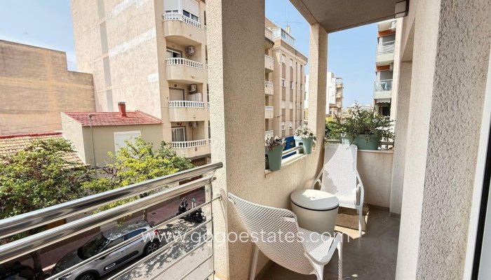 Te koop - Appartement - Appartement op de middelste verdieping - Torrevieja - Torrevieja Centro
