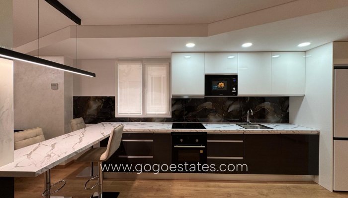 Te koop - Appartement - Appartement op de middelste verdieping - Torrevieja - Torrevieja Centro