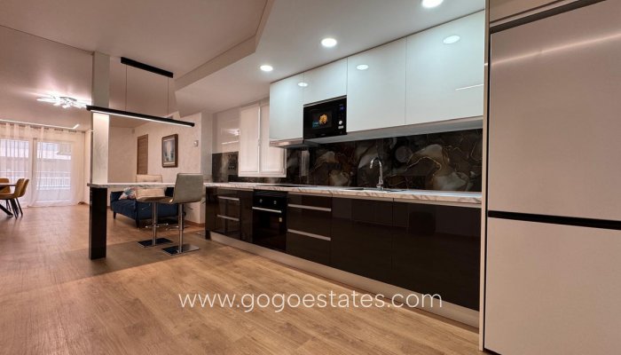 Te koop - Appartement - Appartement op de middelste verdieping - Torrevieja - Torrevieja Centro