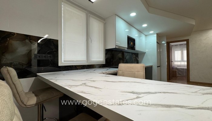 Te koop - Appartement - Appartement op de middelste verdieping - Torrevieja - Torrevieja Centro