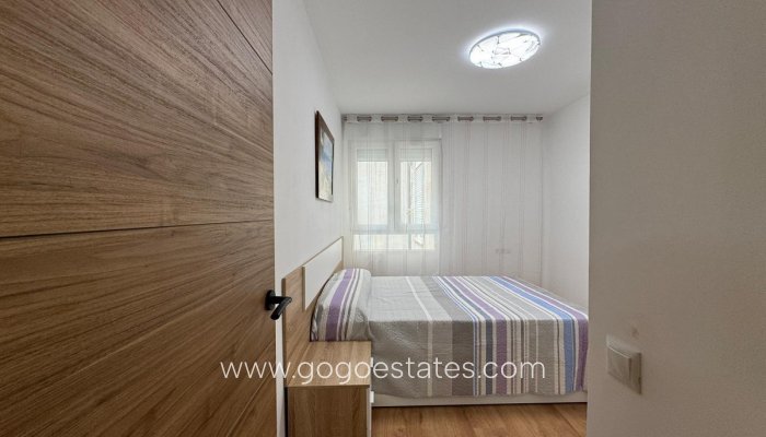 Te koop - Appartement - Appartement op de middelste verdieping - Torrevieja - Torrevieja Centro