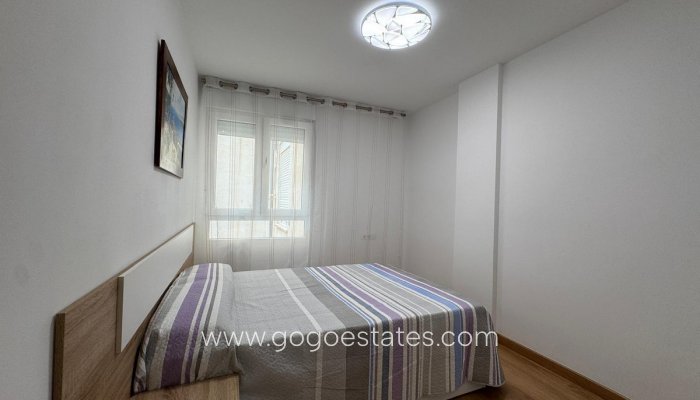 Te koop - Appartement - Appartement op de middelste verdieping - Torrevieja - Torrevieja Centro