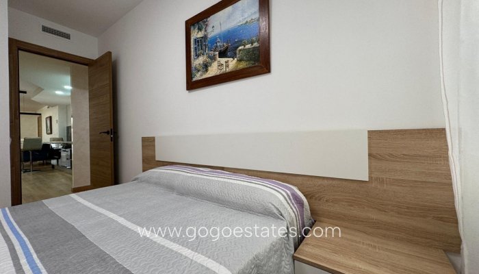 Te koop - Appartement - Appartement op de middelste verdieping - Torrevieja - Torrevieja Centro