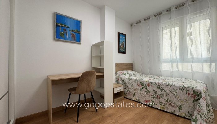 Te koop - Appartement - Appartement op de middelste verdieping - Torrevieja - Torrevieja Centro