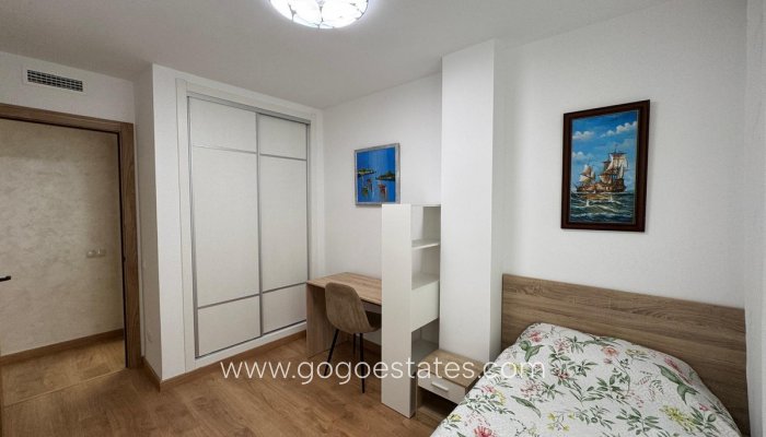 Te koop - Appartement - Appartement op de middelste verdieping - Torrevieja - Torrevieja Centro