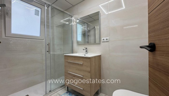 Te koop - Appartement - Appartement op de middelste verdieping - Torrevieja - Torrevieja Centro