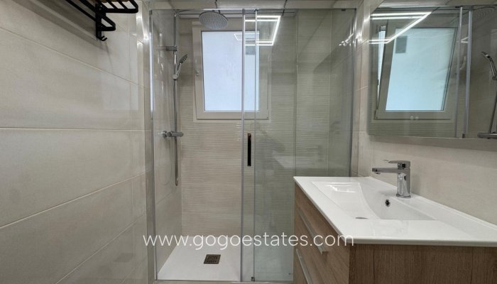 Te koop - Appartement - Appartement op de middelste verdieping - Torrevieja - Torrevieja Centro