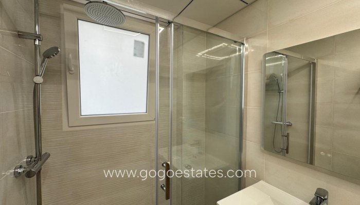 Te koop - Appartement - Appartement op de middelste verdieping - Torrevieja - Torrevieja Centro