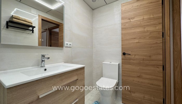 Te koop - Appartement - Appartement op de middelste verdieping - Torrevieja - Torrevieja Centro