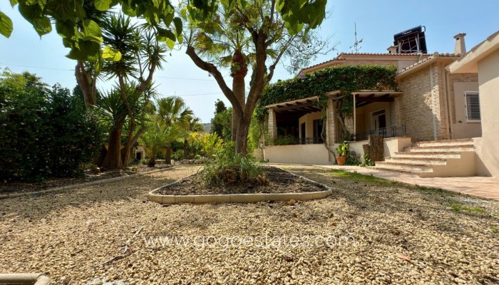 Te koop - Huis - Vrijstaande Villa - Alicante - Alicante Centro