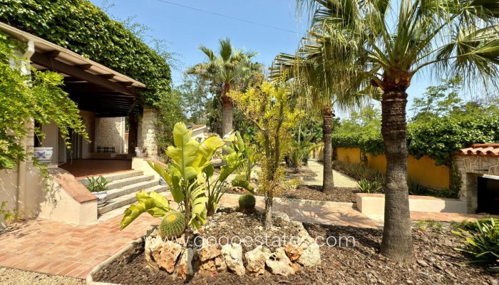 Te koop - Huis - Vrijstaande Villa - Alicante - Alicante Centro