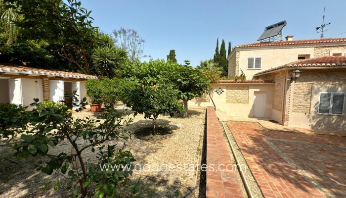 Te koop - Huis - Vrijstaande Villa - Alicante - Alicante Centro